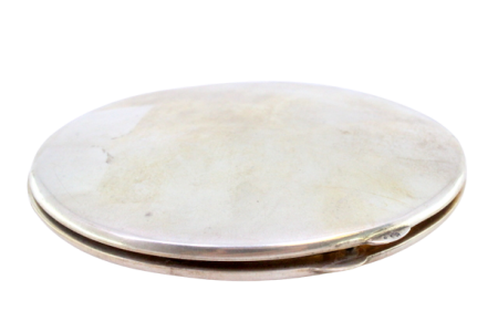 Caixa de toilette em prata lisa com espelho e rede no interior, tampa basculante.